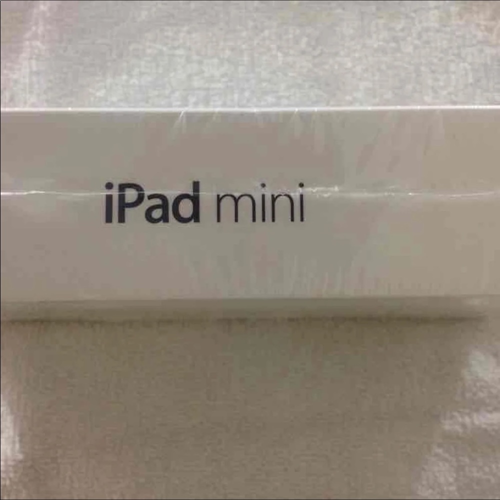 Apple 1st Gen iPad Mini 16GB Wi-Fi White & Silver - Picture 2 of 4